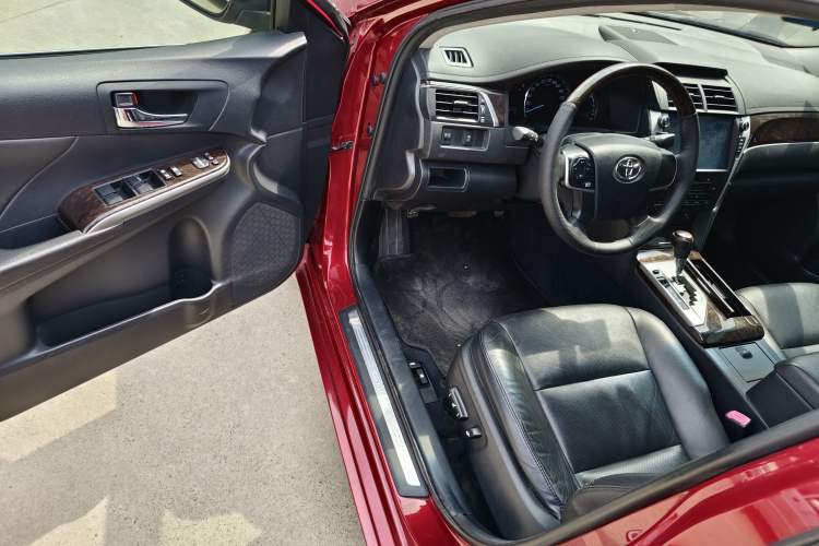 Used Toyota Camry 2015 2.0G Premier Edition Driver Seat