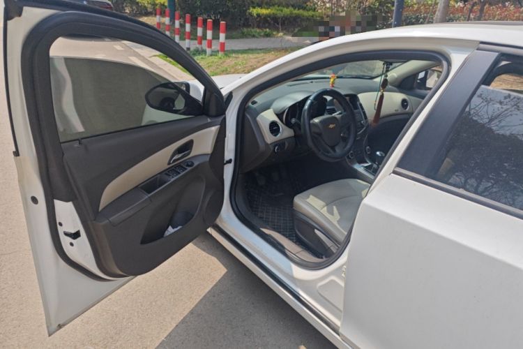 Used Chevrolet Cruze 2015 1.5L Classic SE MT
