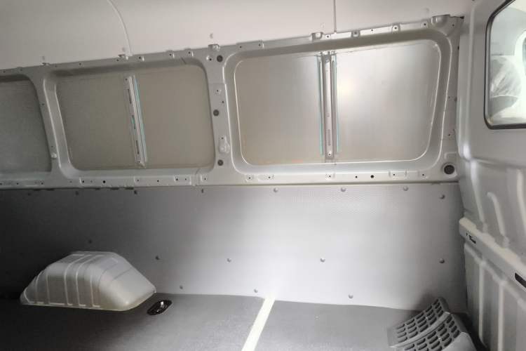 Used JAC Sunray 2023 2.0T 5-Series Logistics Version 3-Seater D20TCIF1