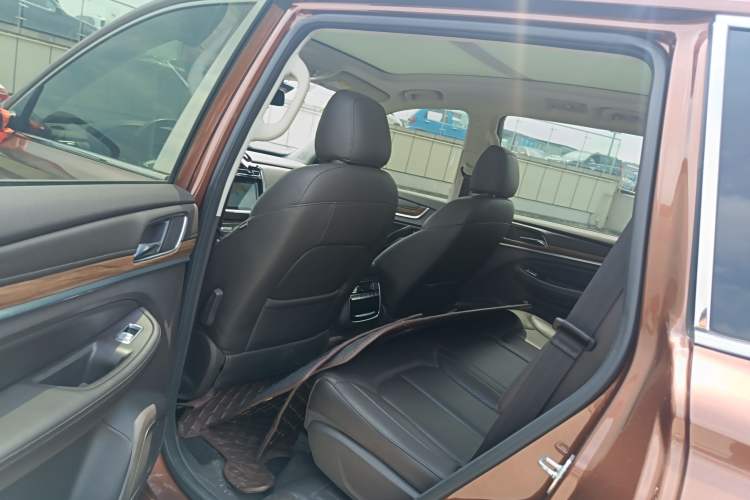 Used Roewe RX8 2018 30T Smart Connectivity All-Wheel Drive Supreme Edition