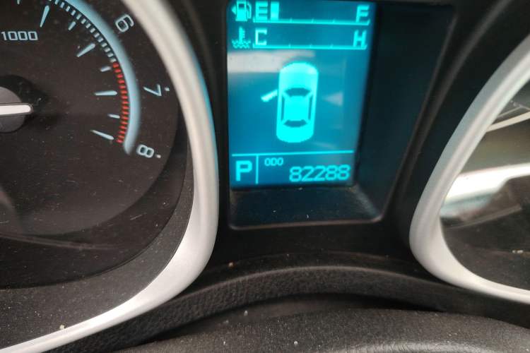 Used GAC Trumpchi GS5 2013 2.0L Automatic Two-Wheel Drive Light Interior Special Edition
