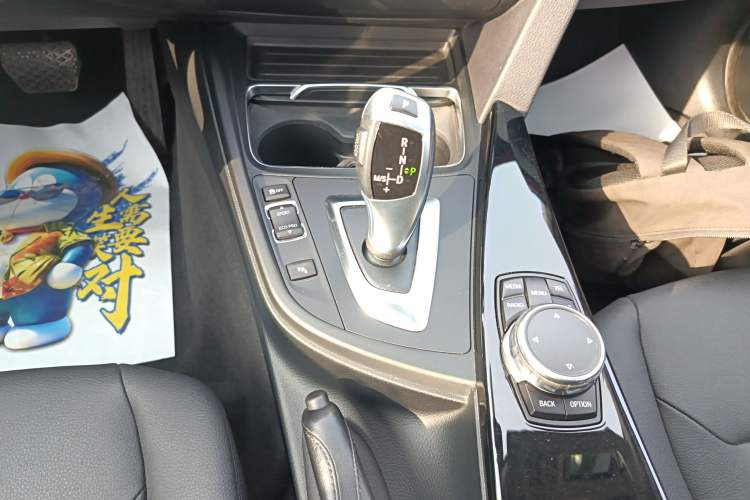 Used BMW 3 Series GT 2016 320i Fashion Model Gear Lever