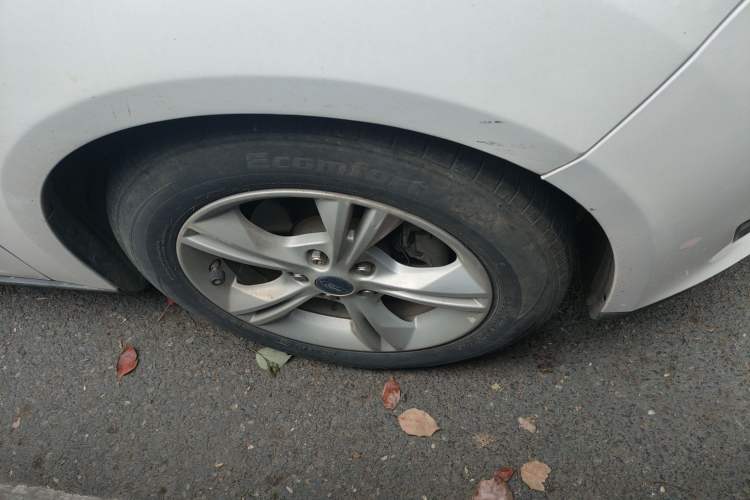 Used Ford Focus 2017 Hatchback 1.6L Automatic Comfort Plus SmartDrive Edition Right Front Wheel Hub