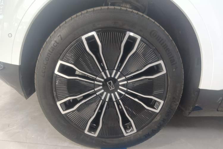 Used Avatr 07 2024 Ultra Range-Extended Four-Wheel Drive
