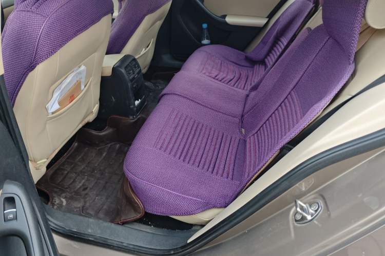 Used Volkswagen Sagitar 2012 1.6L Manual Comfort Model Left Rear Seat