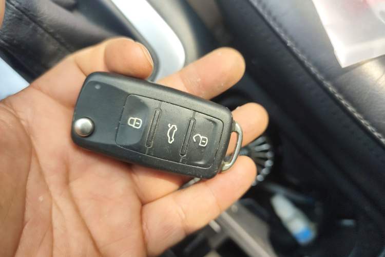 Used Volkswagen Tiguan 2015 1.8TSI Automatic All-Wheel-Drive Luxury Model Vehicle Key