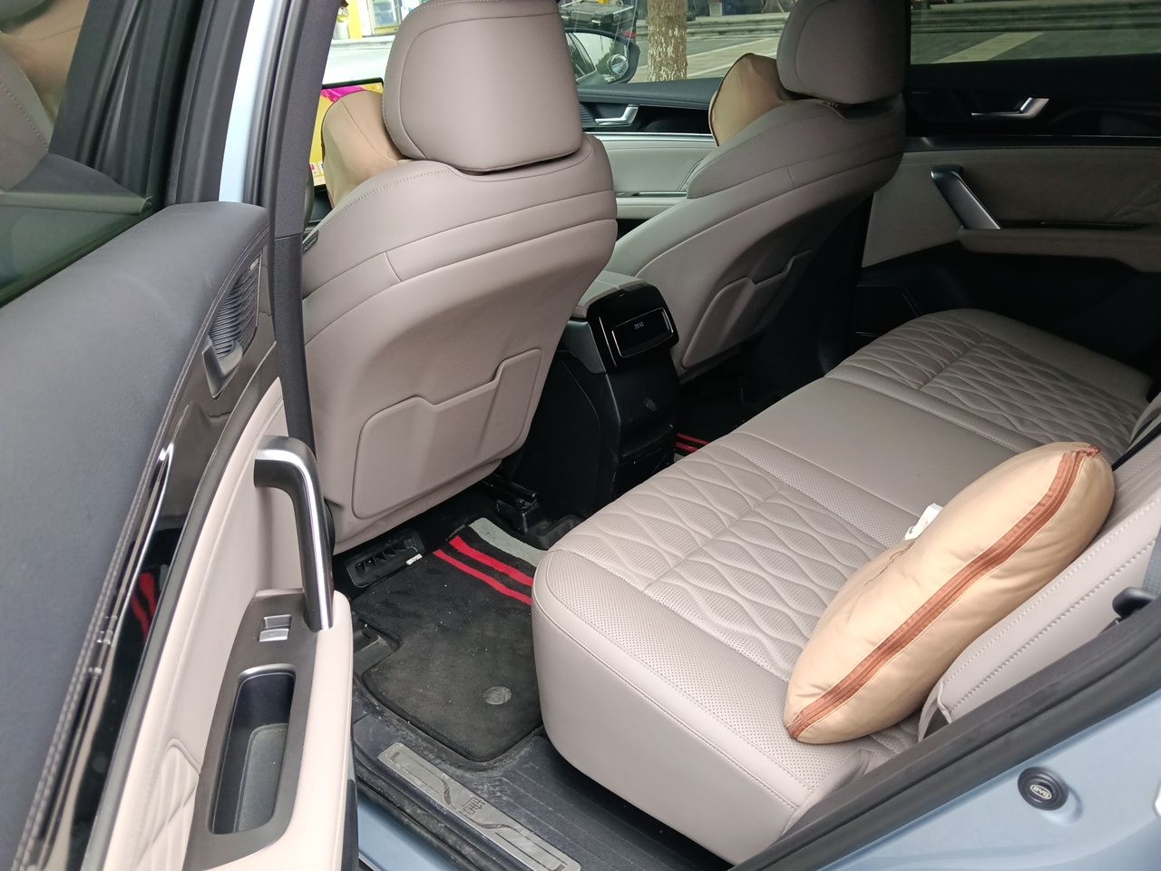 BYD Tang New Energy 2024 DM-p Glory Edition 215KM All-Wheel-Drive Premium Model — снимка 17