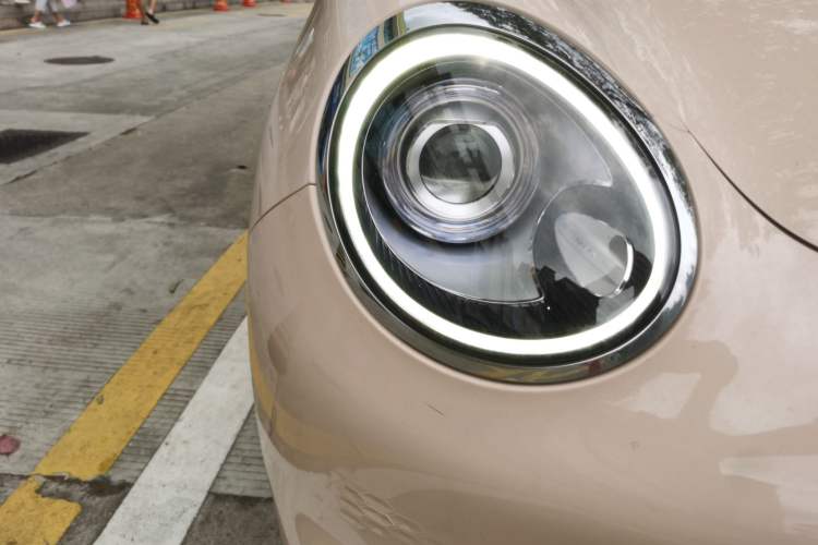 Used ORA Good Cat 2021 400km Standard Range Venus Edition Lithium Iron Phosphate Right Front Headlight