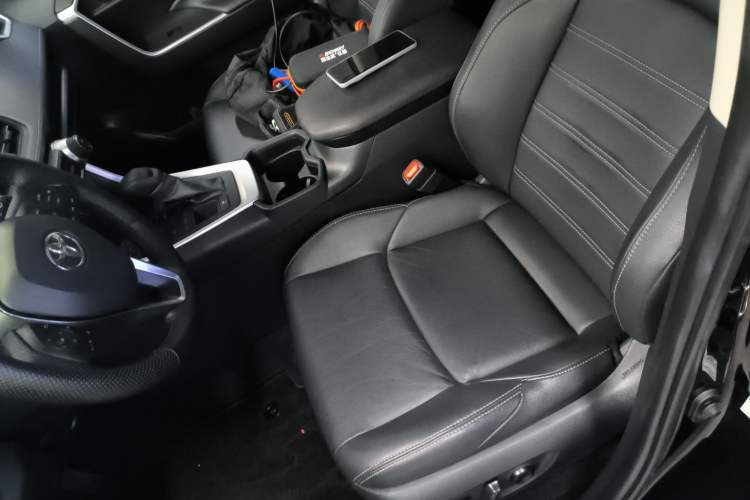 Used Toyota Wildlander 2020 Dual-Engine 2.5L E-CVT Two-Wheel Drive Luxury Edition Left Front Seat