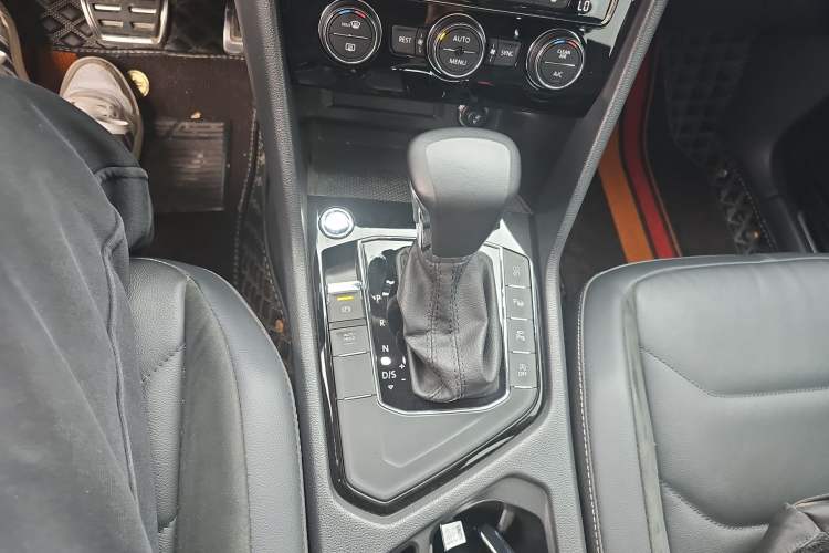 Used Volkswagen Tiguan L 2021 330TSI Automatic Two-Wheel Drive R-Line Flagship Edition