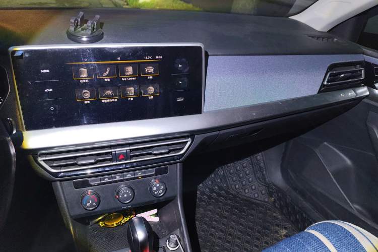 Used Volkswagen Lavida 2023 1.5L Automatic De Yi Edition Audio And AC Panel