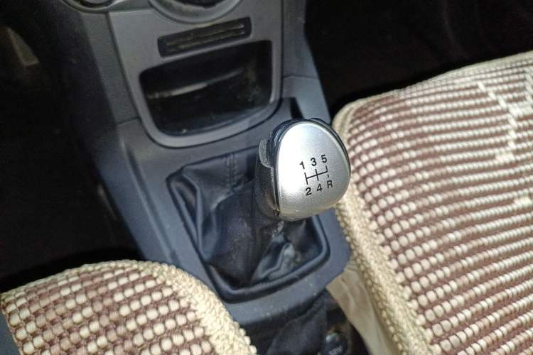 Used Ford Fiesta 2013 Hatchback 1.5L Manual Fashion Edition Gear Lever