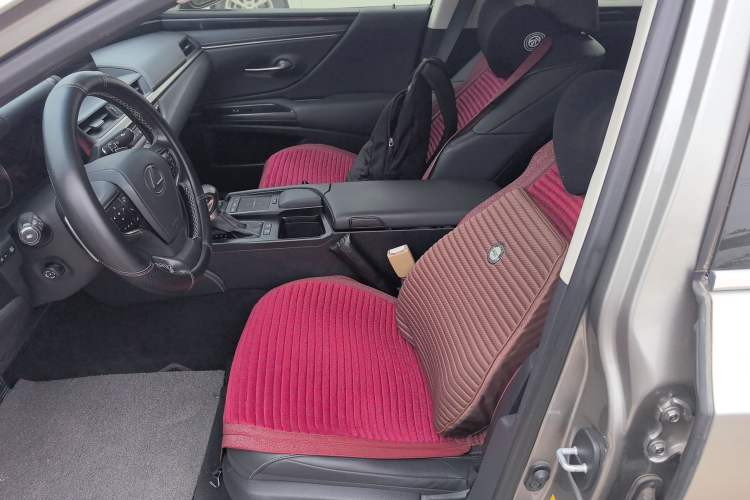 Used Lexus ES 2018 300h Premier Edition China V Standard
