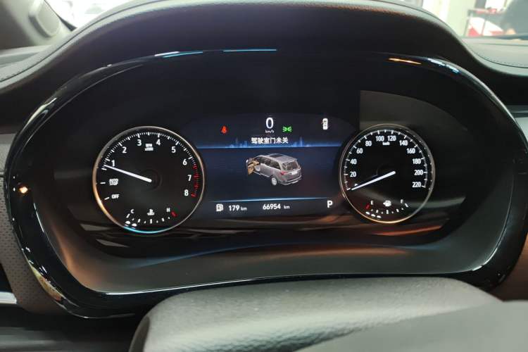 Used Buick GL8 2021 Land Cruiser Executive 652T Premium Model