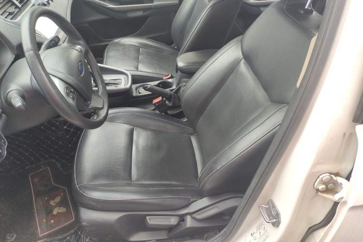 Used Ford Escort 2015 1.5L Automatic Fashion Model
