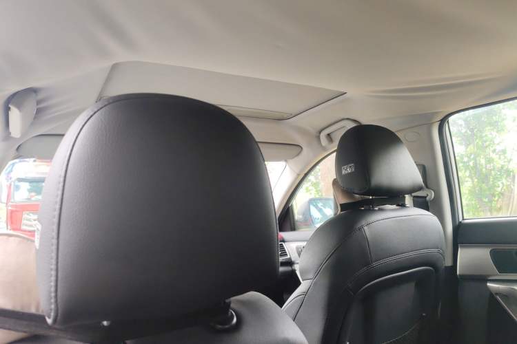 Used Haval H2 2014 1.5T Manual Two-Wheel Drive Elite Edition Headliner