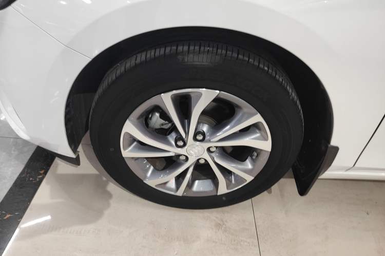 Used Buick Verano 2023 Pro Enjoyment Edition Left Front Wheel Hub