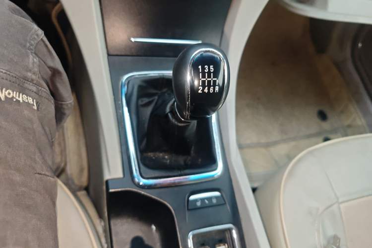 Used Geely Auto Emgrand 2014 Sedan 1.3T Manual Luxury Model
