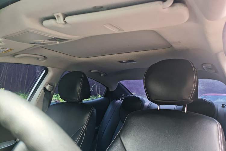 Used Hyundai Elantra (5th Generation / Langdong) 2016 1.6L Automatic Smart Version
