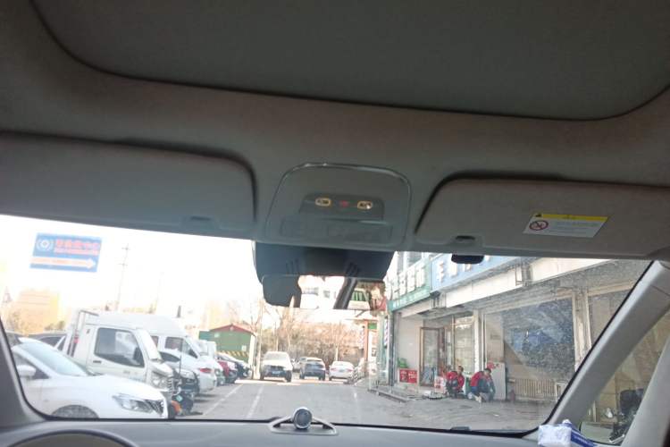 Used Volvo EM90 2025 Ultra Six-Seater Headliner