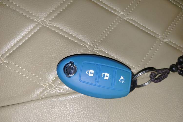 Used Nissan Tiida 2011 1.6L CVT Smart Version Vehicle Key