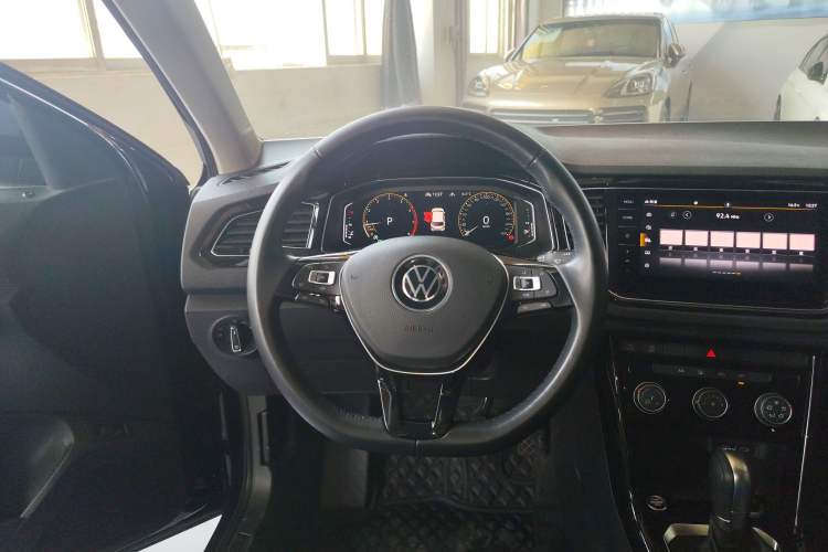 Used Volkswagen T-ROC 2021 280TSI DSG Two-Wheel Drive Comfort Connect Edition