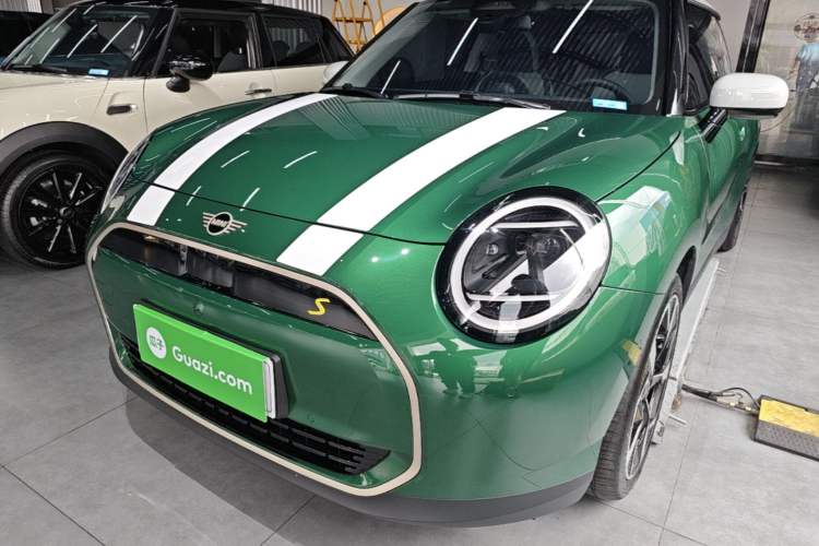 Used MINI Electric COOPER 2024 452km COOPER SE Artist