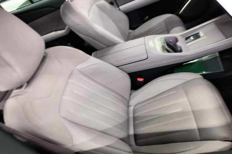 Used ONVO L60 2024 60 kWh Rear-Drive Version