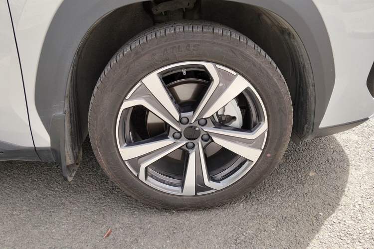 Used Geely Auto FX11 2025 4th Generation 1.5TD DCT - Shanhe Right Front Wheel Hub