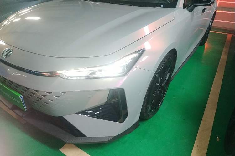 Used CHANGAN UNI-V 2024 1.5T Smart Navigation Version Left Front Headlight