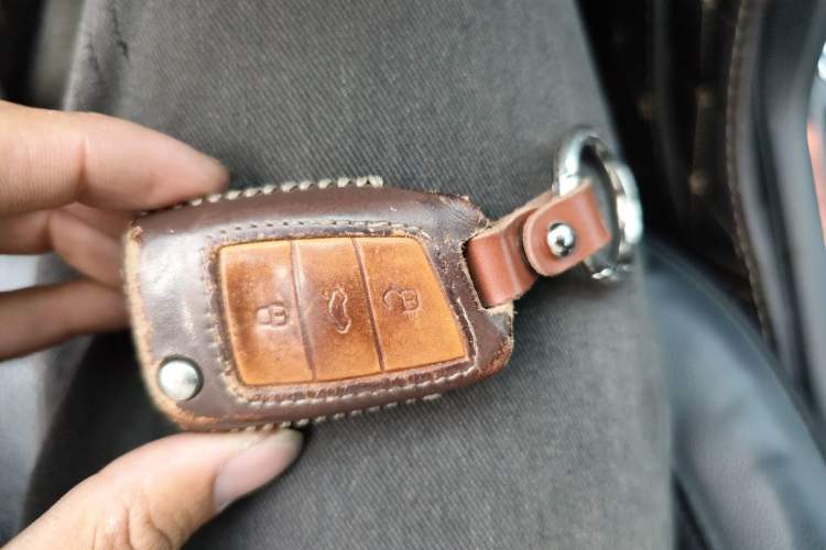 Used Volkswagen Tiguan L 2017 330TSI Automatic Two-Wheel Drive Luxury Edition Vehicle Key