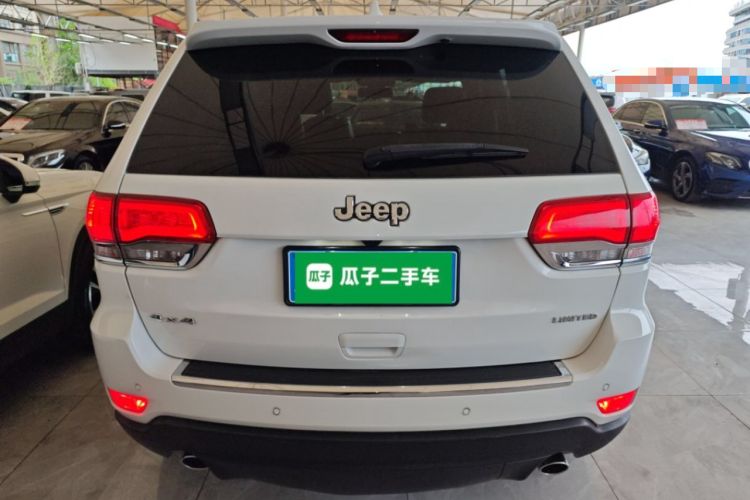 Used Jeep Grand Cherokee 2016 3.0L Comfort Navigation Edition Rear