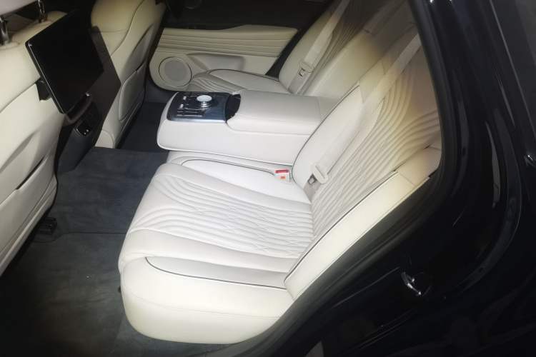 Used Genesis G80 2023 2.5T Rear-Drive Flagship Edition
