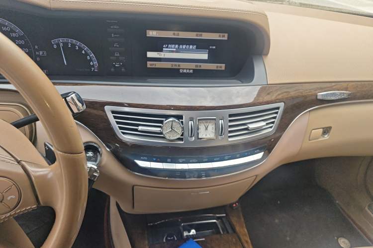 Used Mercedes-Benz S-Class 2012 S 300 L Business Standard Model Audio And AC Panel