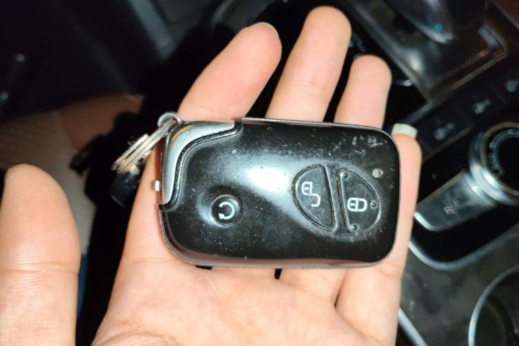 Used BYD Tang New Energy 2015 2.0T Four-Wheel-Drive Flagship Model