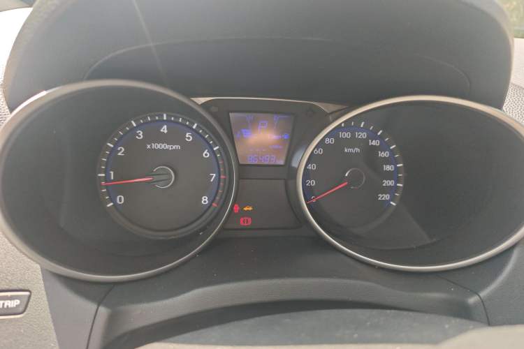 Used Hyundai ix35 2015 2.0L Automatic 2WD Smart Type China IV