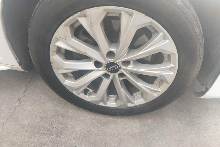 Used Audi A4L 2019 40 TFSI Ambition China VI Right Front Wheel Hub