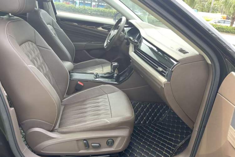 Used Volkswagen Passat New Energy 2020 430 PHEV Hybrid Luxury Edition China VI Standard Right Front Seat