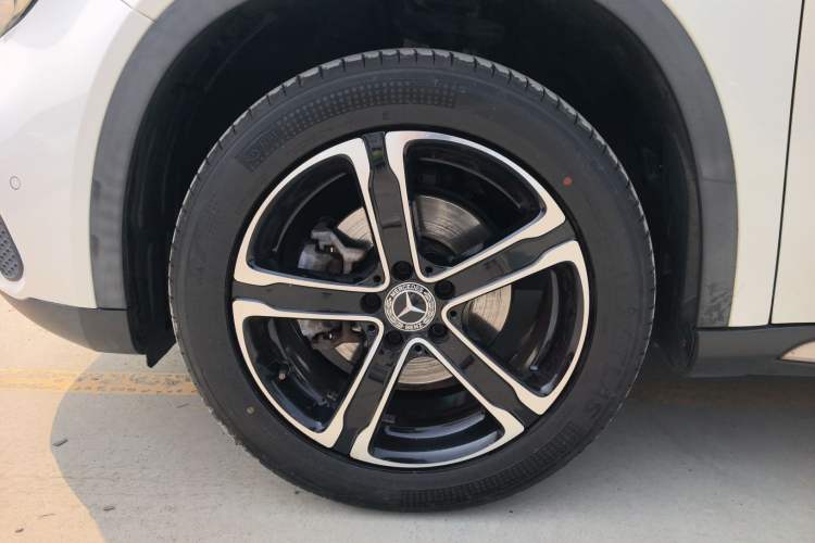 Used Mercedes-Benz GLA 2018 GLA 200 Fashion Model Left Front Wheel Hub