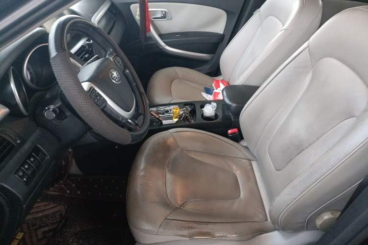 Used Bestune X80 2013 2.0L automatic luxury version