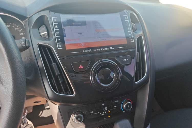 Used Ford Focus 2015 Hatchback 1.6L Automatic Comfort Model
