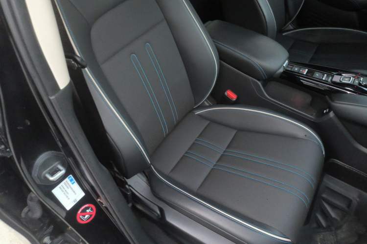 Used Honda HR-V 2023 2.0L eHEV Dynamic Smart Edition
