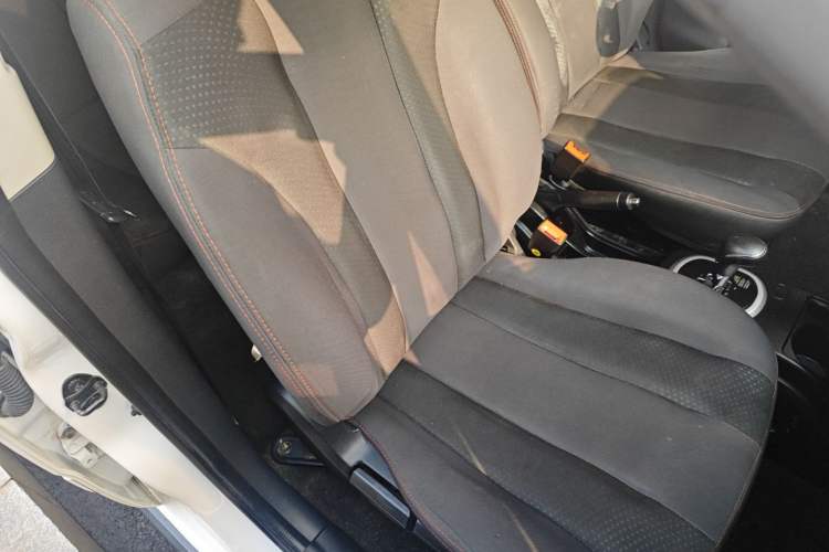 Used Changan CX20 2014 1.4L IMT Sunroof Navigation Version China V Standard