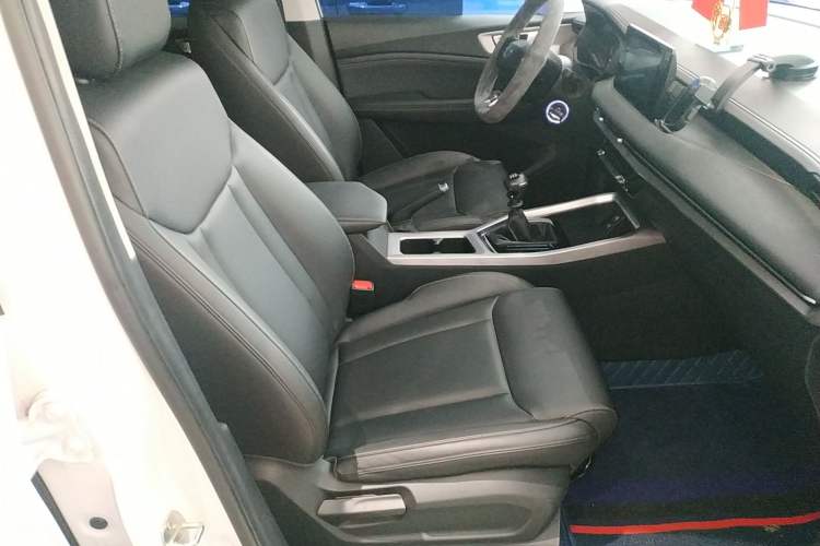 Used Wuling Jiachen 2022 1.5L Manual Light Comfort Edition