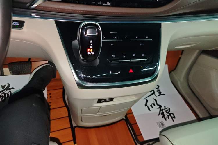 Used Buick GL8 2021 Land Cruiser Executive Class 652T Luxury Model