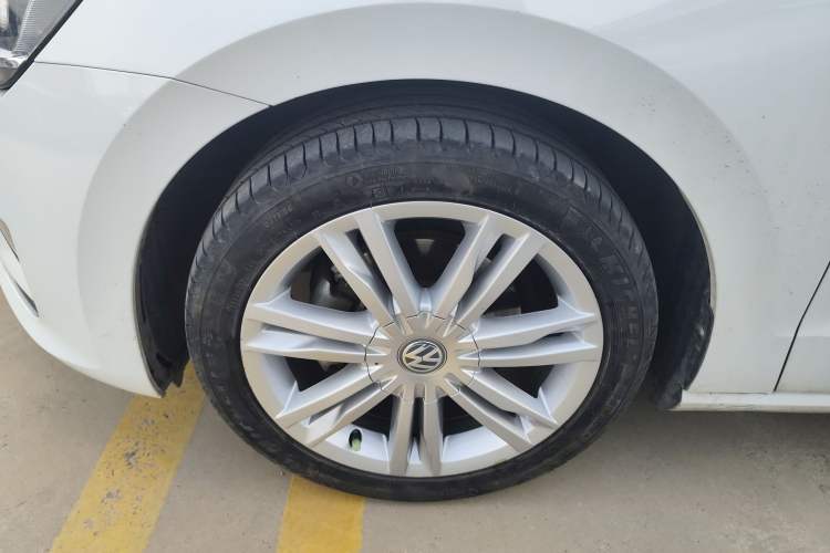 Used Volkswagen Golf Sportsvan 2016 230TSI Automatic Luxury Version Exterior 4