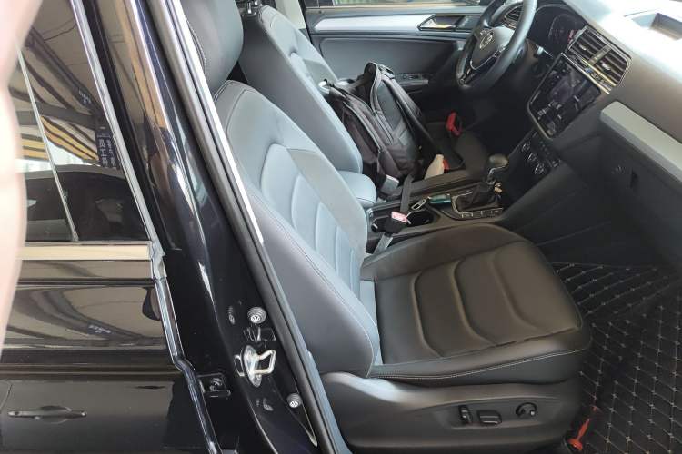 Used Volkswagen Tiguan L 2021 330TSI Automatic Two-Wheel Drive Smart Edition
