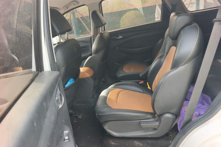 Used Wuling Hongguang S3 2019 1.5L Manual Comfort Model China VI Standard
