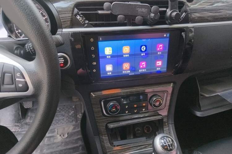 Used Zotye T600 2015 1.5T Manual Luxury Model Audio And AC Panel