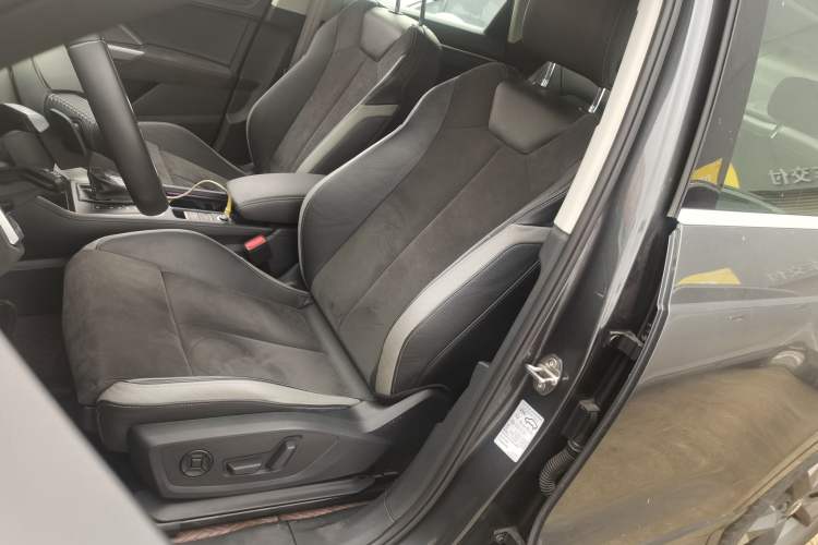 Used Audi Q3 2021 35 TFSI Fashion Dynamic Model